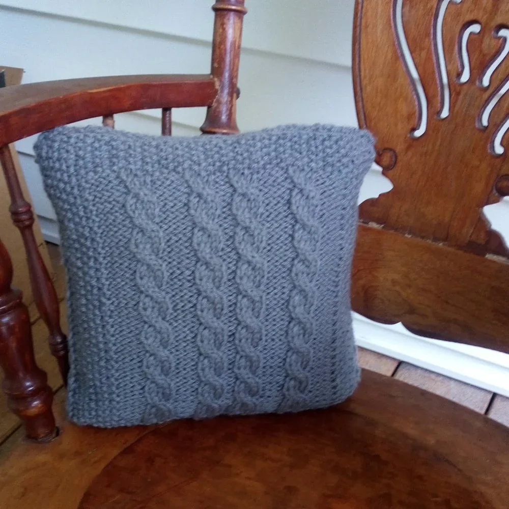 Hand Crafted Knit Throw Pillow Tree Leaf Gray Button Cable Home Decor Cabin…